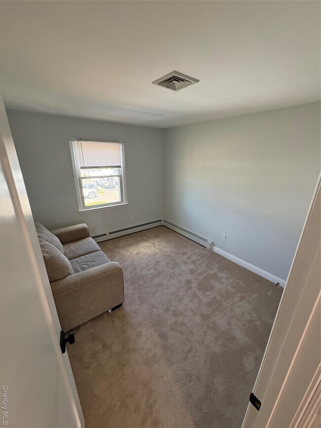 Building Photo - 121 Henry St