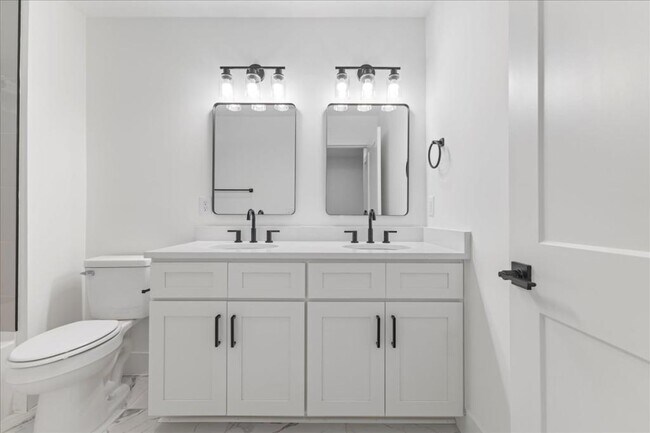 Building Photo - 803 Dupree St