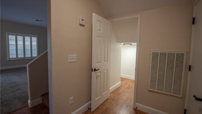Building Photo - 9309 Scenic Mountain Ln