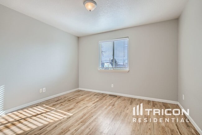 Building Photo - 4475 Parfet St