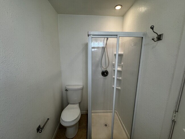 Building Photo - Stunning home located near Frank Higginbot...