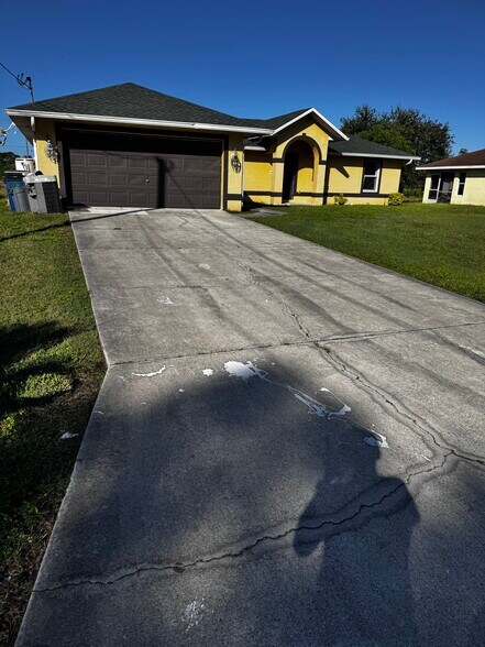 Front view - 738 Andover Ave S