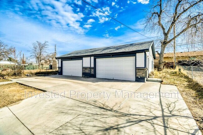 Building Photo - 6820 Niagara St