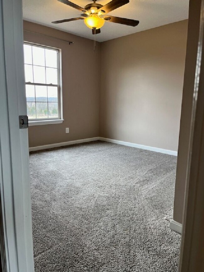 Building Photo - 156 Madison Rae Blvd