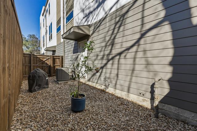 Building Photo - 5734 Oram St