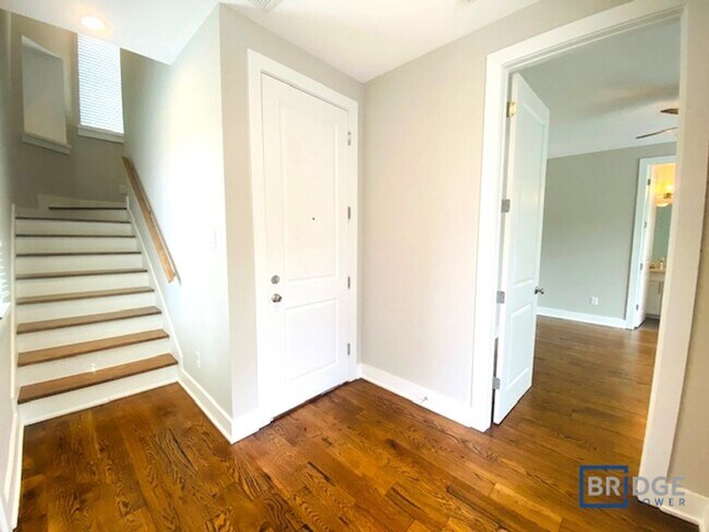 Building Photo - 2202 Arabelle St