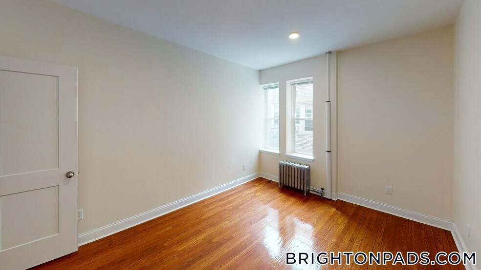 Building Photo - 123 Sutherland Rd