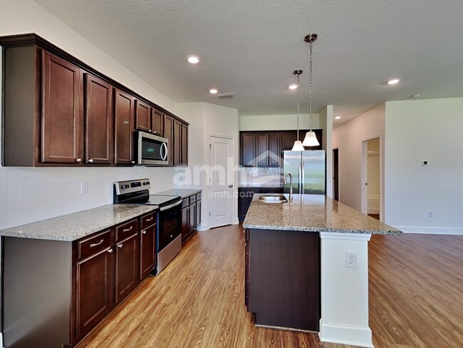 Building Photo - 926 Walden Woods Dr
