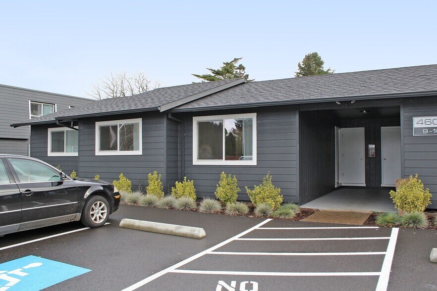 Building Photo - 4609-4609 NE Killingsworth St