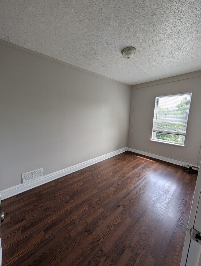 3rd Bed/Office 1 - 816 Wager St