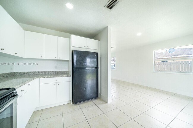 Building Photo - 705 NW 13th Terrace