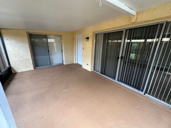 Building Photo - $1600-$2000 P.M