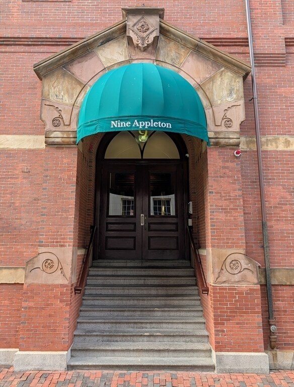 Building Photo - 9 Appleton St