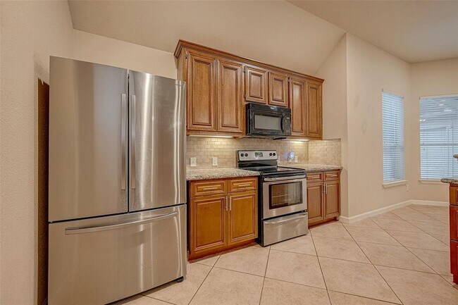 Building Photo - 722 Silver Creek Cir