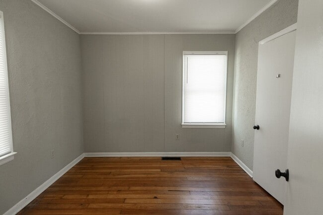 Building Photo - Cute Central Columbia Home