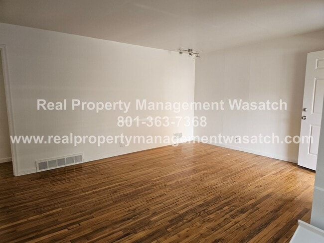 Building Photo - Check Out This 4 Bedroom 2 Bathroom Home i...