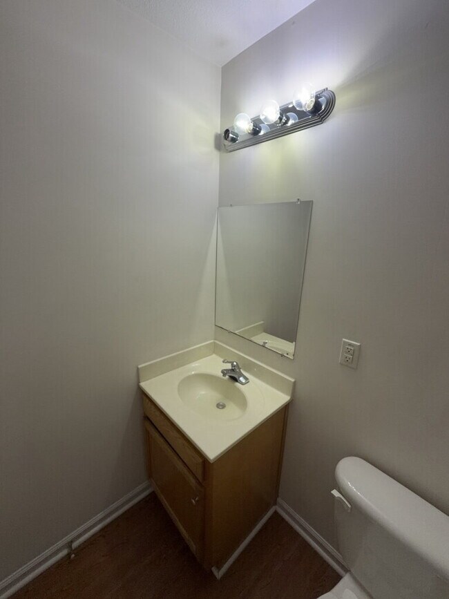 Building Photo - 121 Simmental Ln