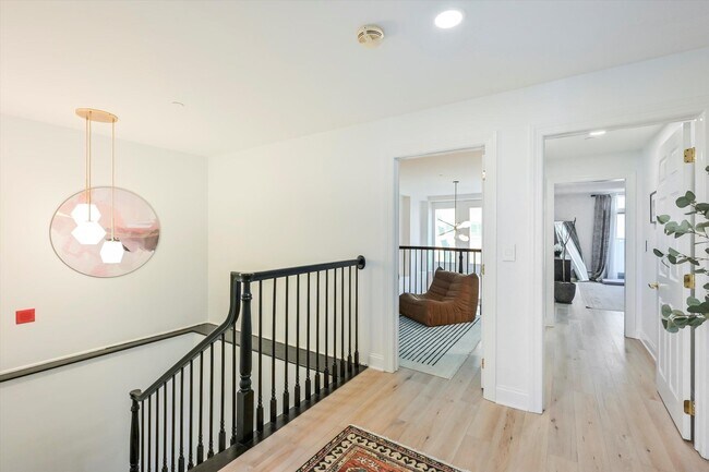 Building Photo - 207 Shearwater Ct W