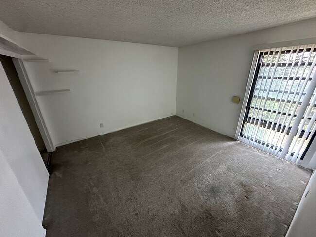 Building Photo - Top-Floor Corner Unit | 3BR in Cross Creek Village, Playa del Rey