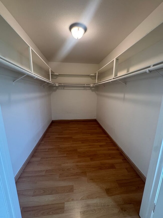 Building Photo - 115 Cain Dr