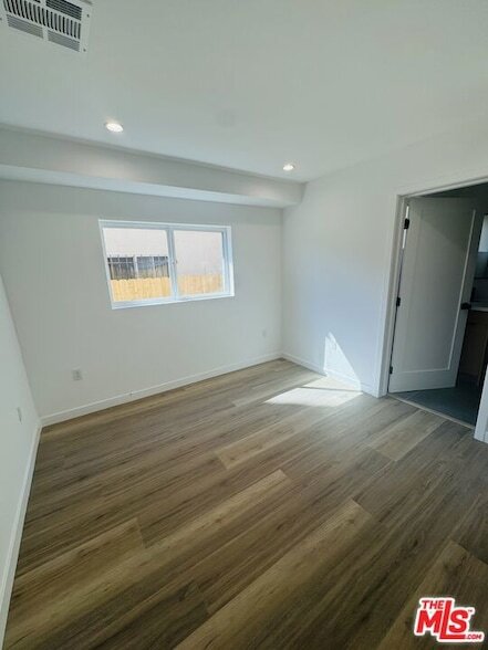 Building Photo - 231 W 85th St