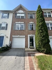 Building Photo - 18 Emandan Ln