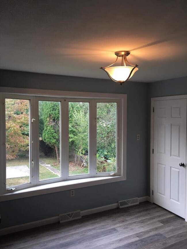 Building Photo - 20 Bowman Rd