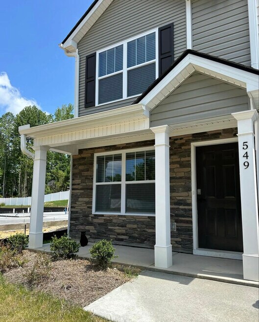 Building Photo - 549 Evaleigh St