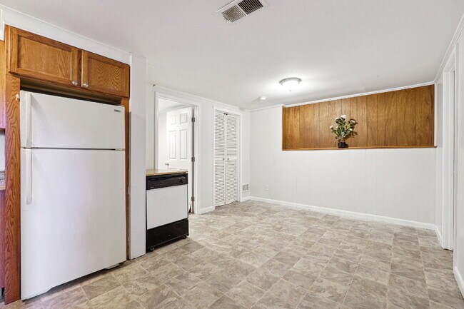 Building Photo - Modern Comfort Meets Prime Atlanta Location – Schedule Your Tour Today!