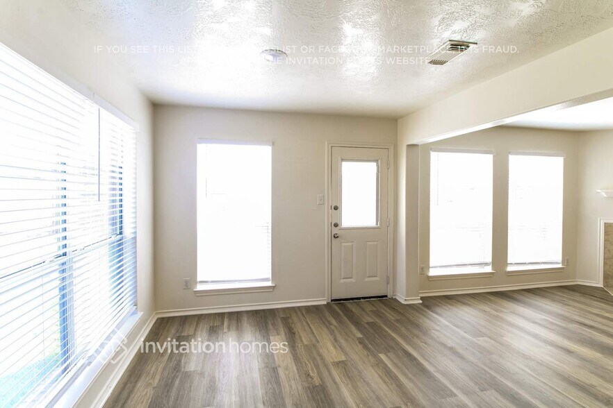 Building Photo - 2711 Eros Ln