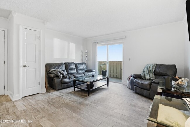 Building Photo - 3737 Loretto Rd