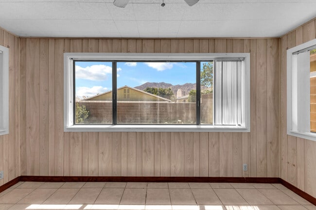 Building Photo - 53780 Avenida Diaz