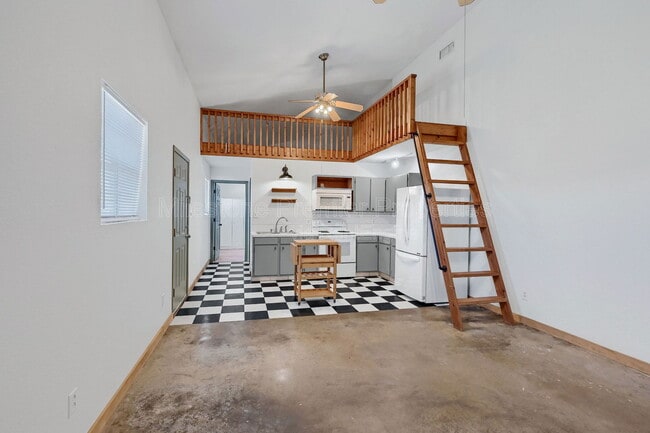 Building Photo - 362 Fisherman Rd