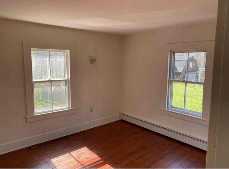 Building Photo - 127 Perry St