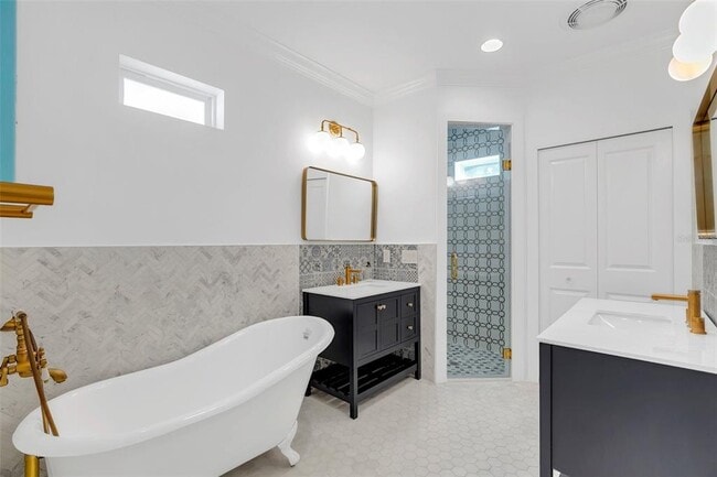 Building Photo - 1640 Palm Ave