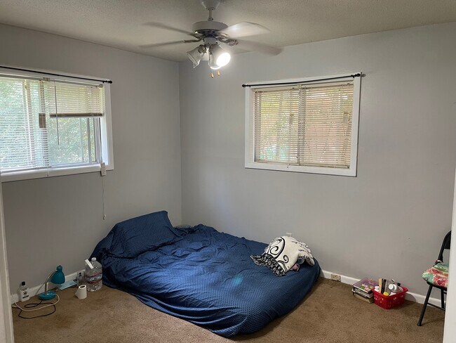 2nd Room - 320 Logan St