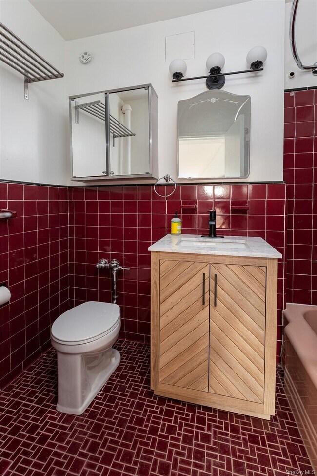 Building Photo - 3725 Henry Hudson Parkway East