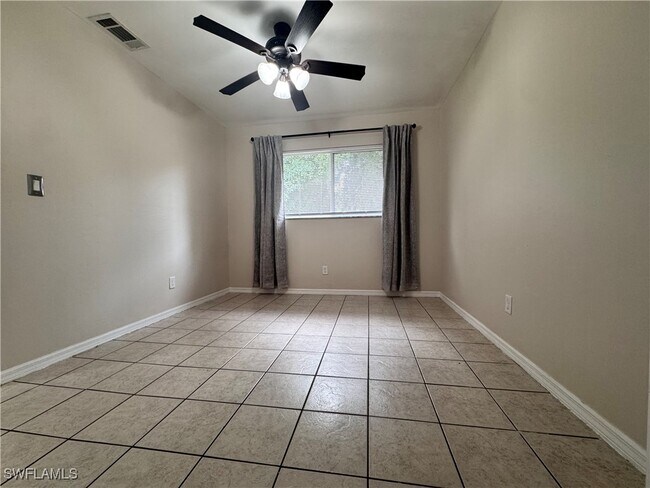 Building Photo - 10111 Sandy Hollow Ln