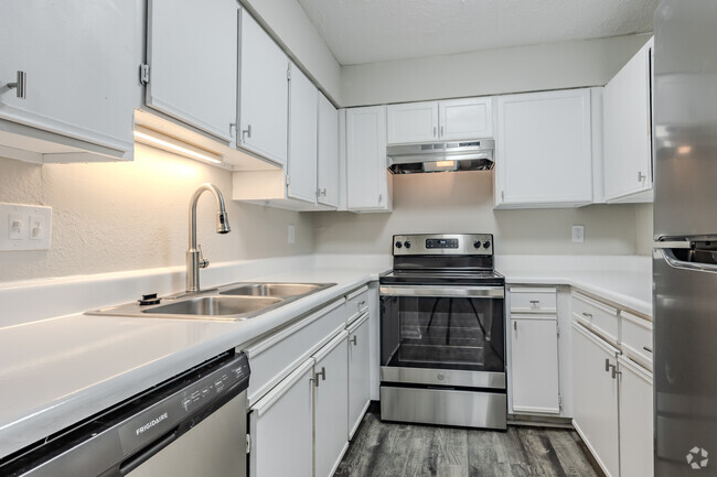 Interior Photo - Castle Creek Apartments