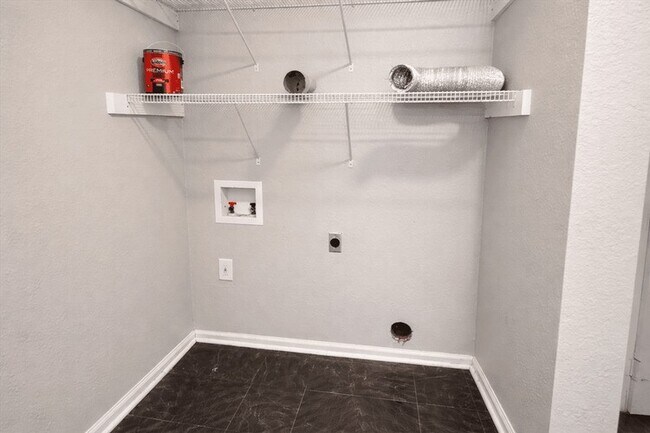 Building Photo - 511 W Cleveland St