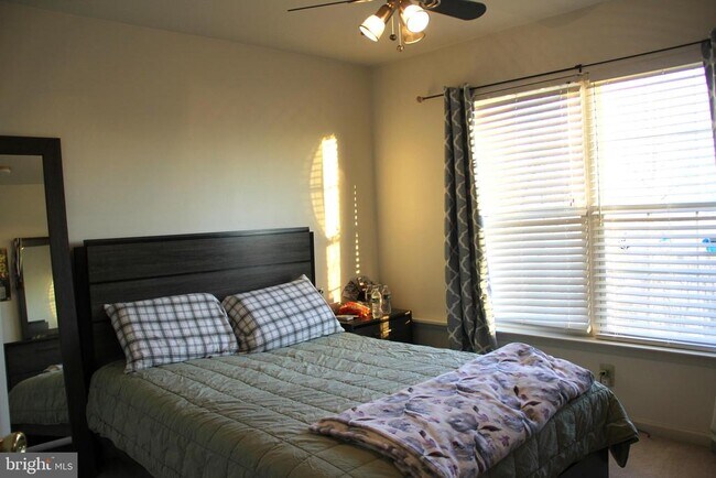 Building Photo - 506 Quincy St