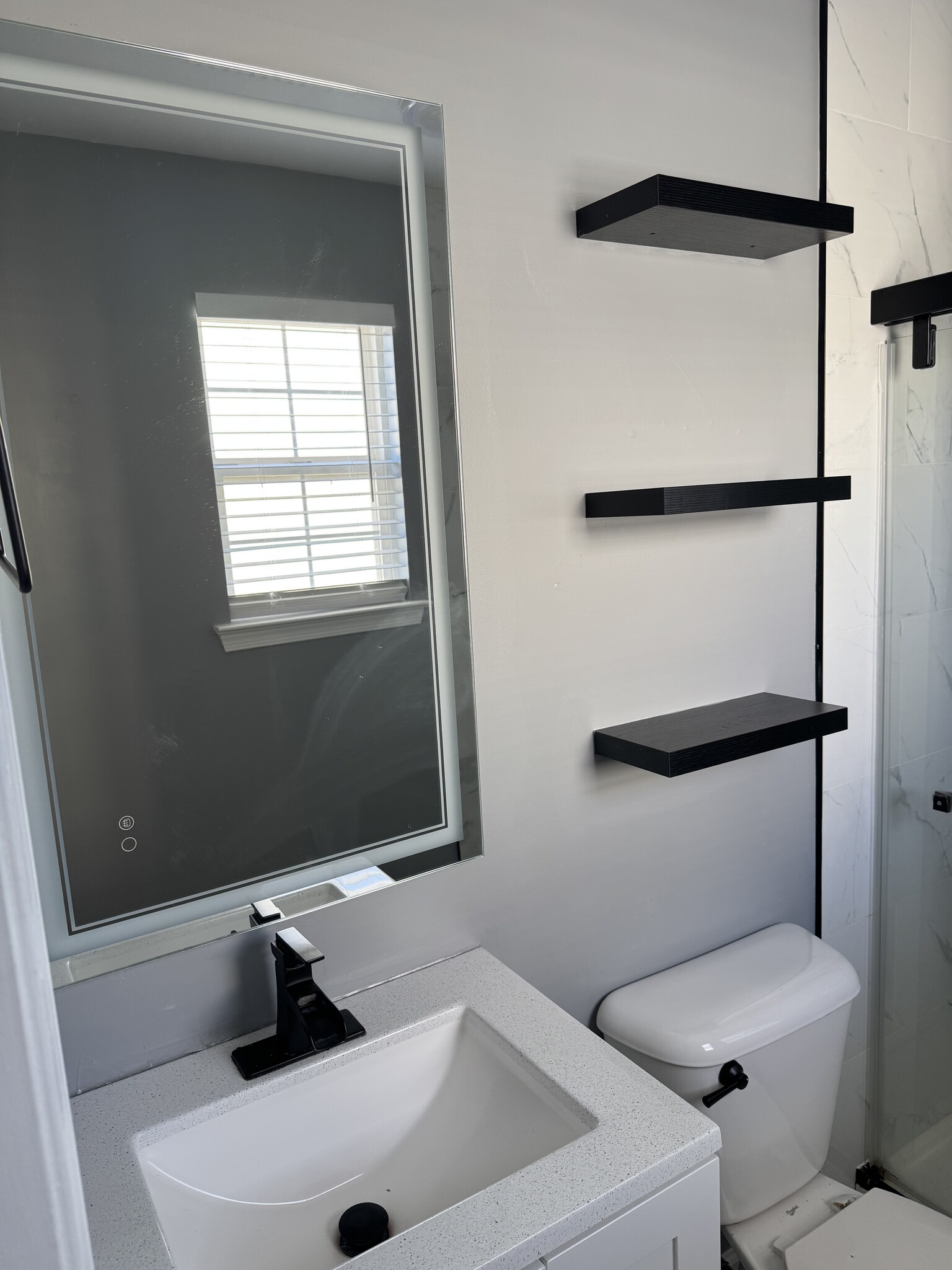 Master bathroom - 517 Aidone Dr