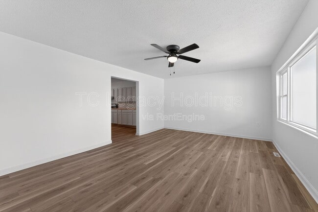Building Photo - 90 Needham St