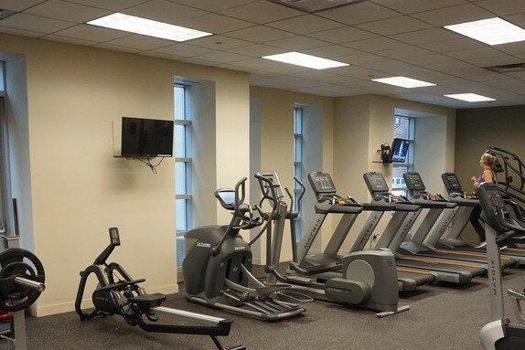 Building Gym - 700 Larrabee N St