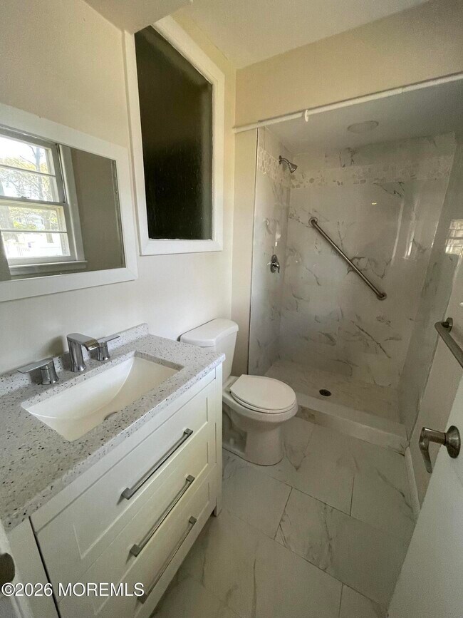 Building Photo - 606 Alma Pl