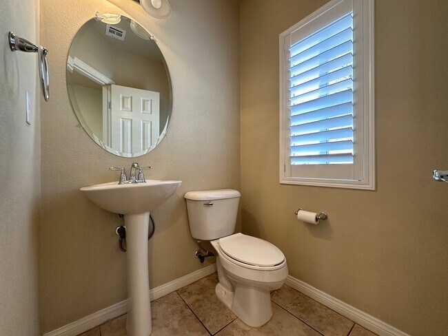 Building Photo - Sonata Within Pinnacle Peaks Phase 2 Amd