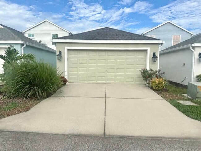 Building Photo - 2/2 UNFURNISHED - ADORABLE BUNGALOW- WITH GARAGE/GATED COMMUNITY