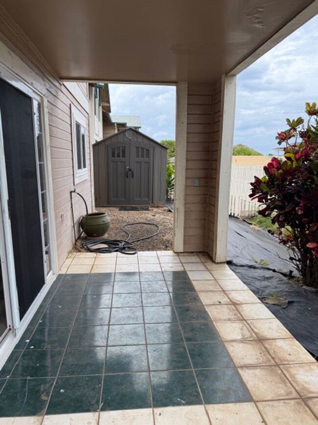 Building Photo - remodled 3 bedroom townhome in Wailuku