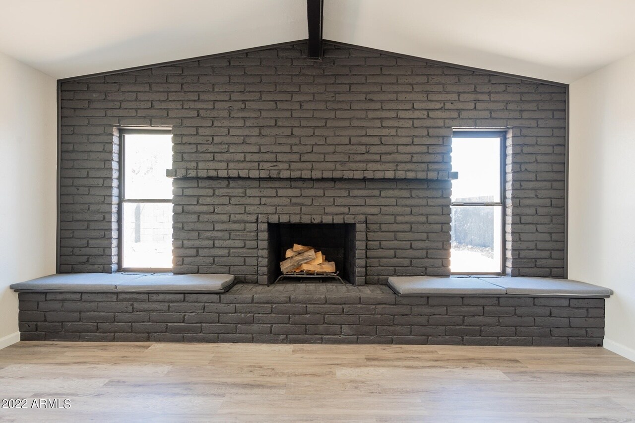 Building Photo - 822 W 18th St