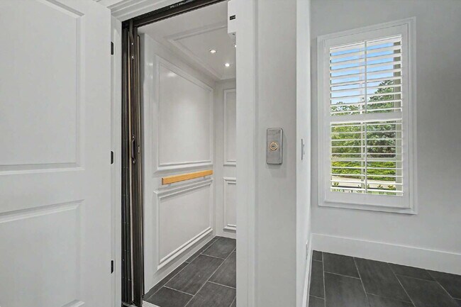 Building Photo - Townhome with Elevator at Park Station in Cary
